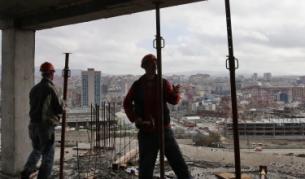 Безработицата с малък ръст през декември