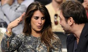 Пенелопе и Хавиер на баскетболен мач в края на декември