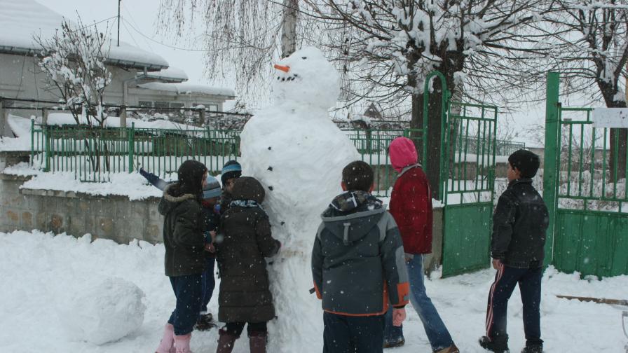 Учениците в София пак на школо от 1 февруари