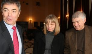 Сергей Игнатов, Валерия Фол и Иван Маразов на първата научна конференция по организация, управление и защита на културно-историческото наследство в БАН