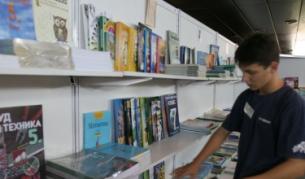 Експерт: Учебниците изостават не с години, а с векове