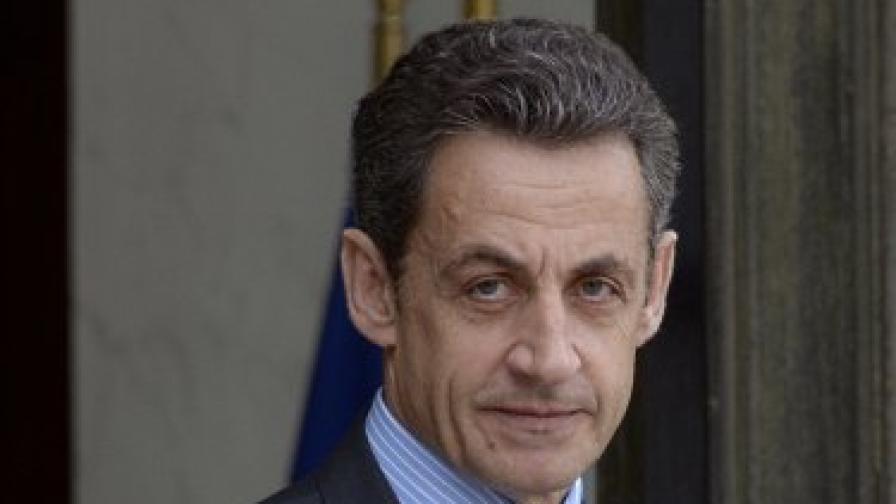 Саркози е и първият държавен  глава в ЕС, който приема официално представители на либийската опозиция<br />