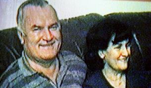 Ратко Младич и съпругата му Босилка - снимка от тв екран от предаване, излъчено в Сараево през 2009 г., но заснето неизвестно кога.