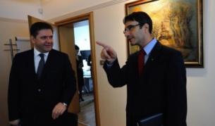 Министрите Шматко (л) и Трайков