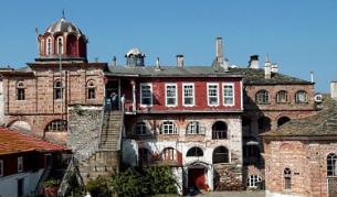 Скандалът с манастира "Ватопед" шокира Гърция и стана повод за падането на предишното консервативно правителство