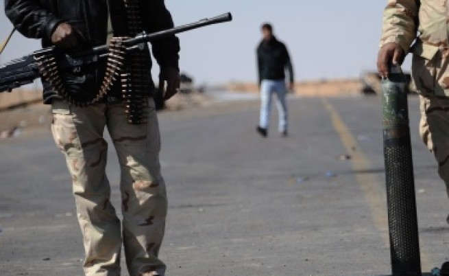 Либийските бунтовници: Дайте ни оръжие!