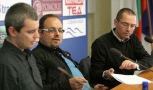 Пресконференция на МВРО-БНД на тема "фициална позиция на ВМРО във връзка с инцидента със "Свидетели на Йехова" в Бургас. На снимката: Костадин Костадинов, Георги Дракалиев, Ангел Джамбазки