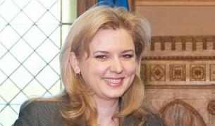 С шестима охранители на фризьор в Букурещ