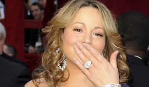 Марая Кери до последно искаше да държи феновете си в напрежение, но накрая говорителката й издаде тайната