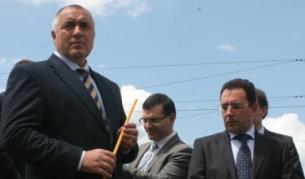 Бойко Борисов откри рехабилитацията на жп линията Пловдив - Бургас на гара Калояновец. Заедно с министрите Симеон Дянков и Александър Цветков, в присъствието на посланика на Италия Стефано Бенацо, те дадоха старт на проект за модерна европейска железница в България