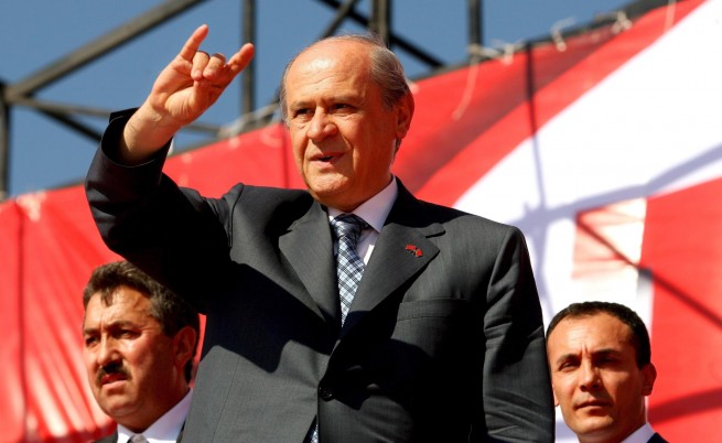 Плашат със скандални записи турски политици