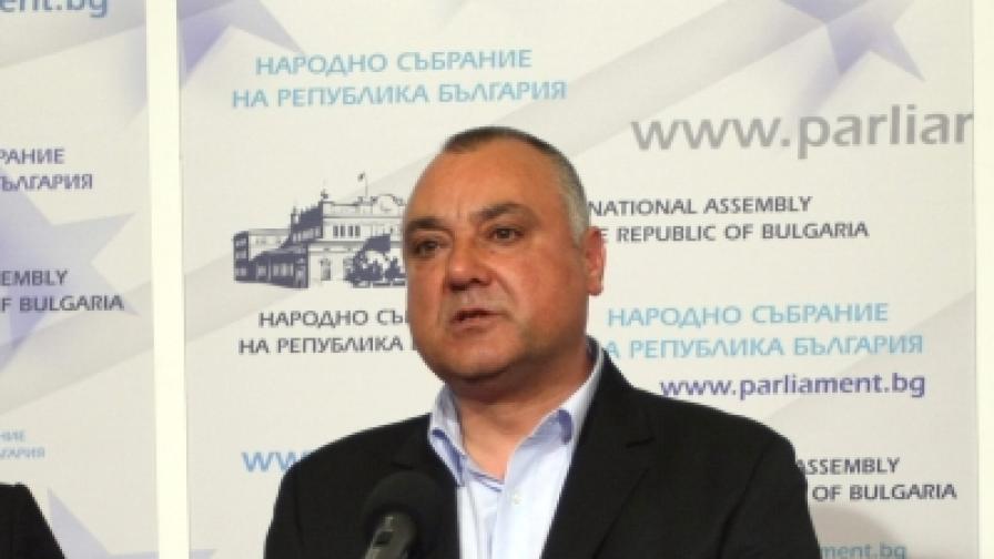 Независимият депутат Валентин Николов, избран с листа на "Атака"