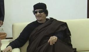Триполи: Кадафи е тук и тук и ще си остане