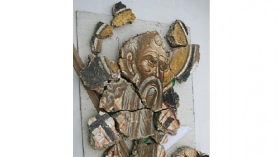Фрагменти от стенописите в храма "Св. Св. ап. Петър и Павел" във Велико Търново - първата половина на XV век