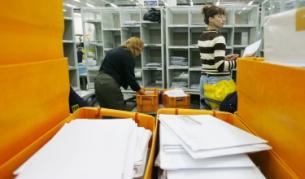 Служителка на "Български пощи" присвои 20 181 лева