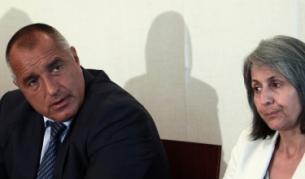 Премиерът Бойко Борисов прочете евродоклада от Брюксел в зала "Изток" на НС, където го очакваха 117-те депутати от ГЕРБ