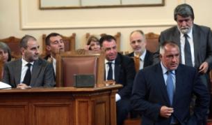 Борисов и министрите му по време на дебатите по вота на недоверие към правителството