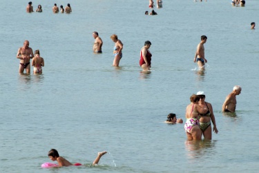 Глобиха къмпинги и хотели за отпадъчни води в морето