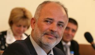 Тотю Младенов