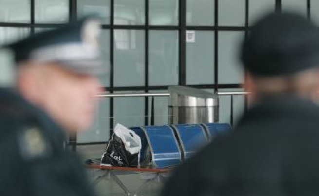 На летище София: Удар по международен наркоканал 