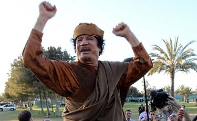 Франция е договорила извеждането на Кадафи от Либия?