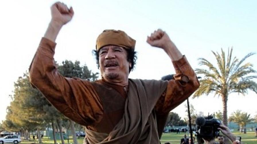 Франция е договорила извеждането на Кадафи от Либия?
