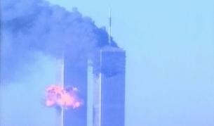 Атентатите на 11 септември 2001 г. сринаха кулите-близнаци в Ню Йорк