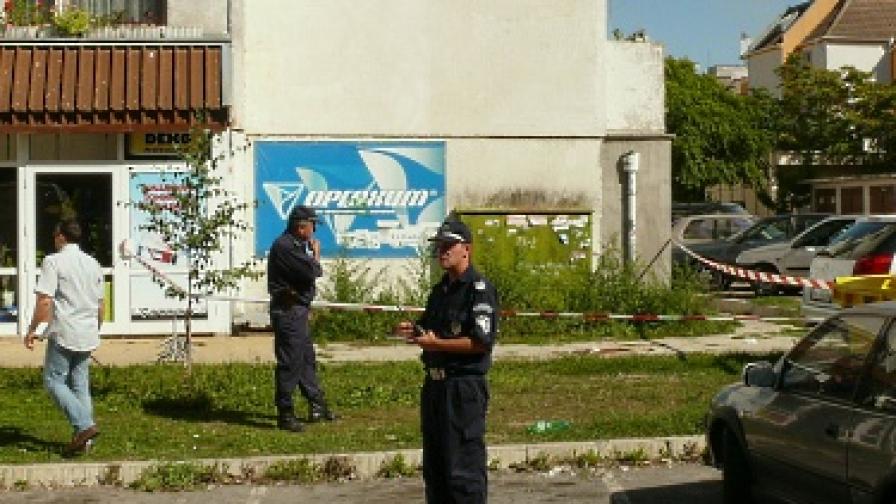 Пенсионираният полицай се простреля с пистолет в главата на тротоара пред блок на бул. "Симеон Велики" 69