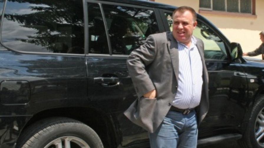Министърът на земеделието и храните Мирослав Найденов през юни при посещението си в Търговище, където се срещна със земеделски производители