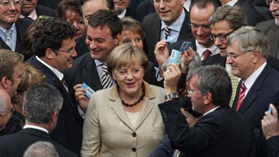 OОдобряването на разширяването на спасителния фонд беше голям изпит за Меркел