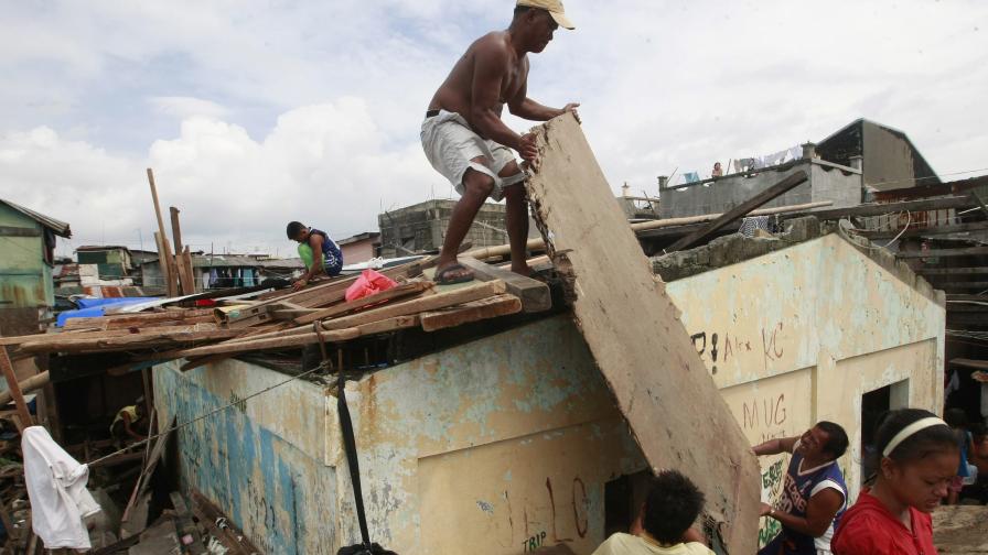 Налгае качи филипинците на покривите