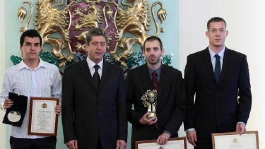 Президентът Първанов с тазгодишните лауреати
