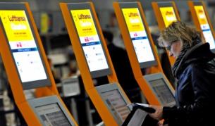 Повече права за авиопасажерите