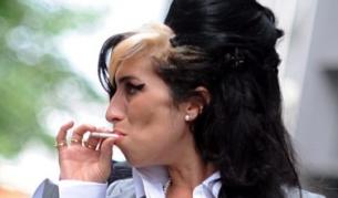 Краят на Ейми - заради връщането към алкохола