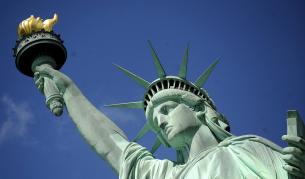 Празнуват рождения ден на Статуята на свободата и я затварят за ремонт