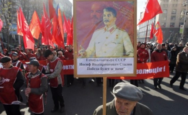 В Украйна издигнаха статуя на Сталин