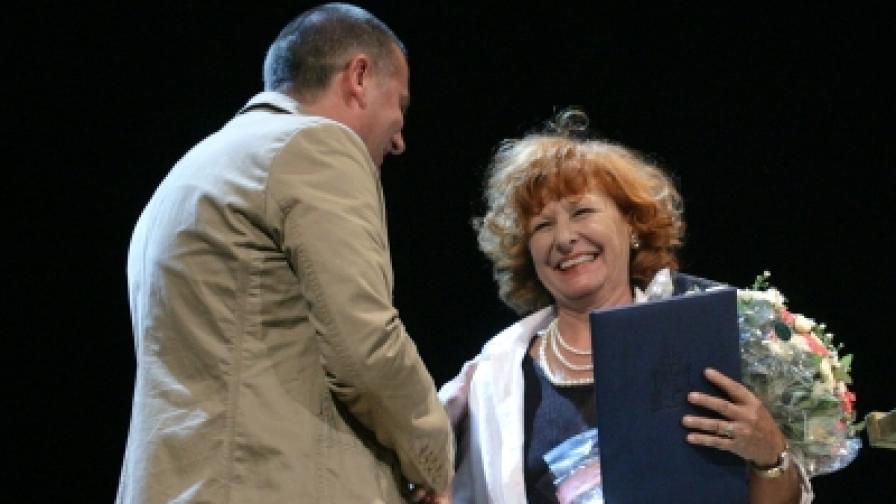 През септември 2011 г. Иглика Василева получи и Наградата на София за ярки постижения в областта на културата, посветена на темата "София – столица в културно съжителство на етносите"