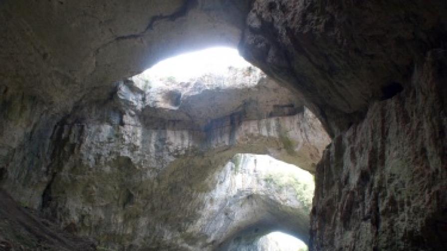 Глоба за снимките на "Непобедимите 2" в Деветашката пещера