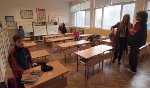 Протест: Родители не пускат децата си на училище заради лош съученик