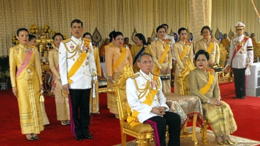 Тайландското кралско семейство през 2006 г.