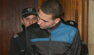 Софийският районен съд наложи най-тежката мярка задържане под стража за 15-годишия Валентин Стоянов. Той е обвинен за побоя над 16-годишния Андрей Илчев на 23 ноември пред 35 СОУ в София