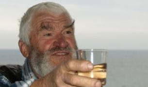 Една от най-популярните личности в Шабла е бай Пешо - рибар и собственик на ресторантче на носа