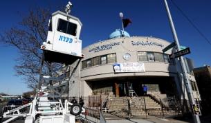 Пострадалата сграда на фондация "Имам ал Хоей"