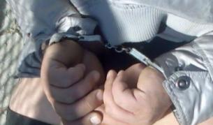 Обвиниха двамата младежи, пребили учител