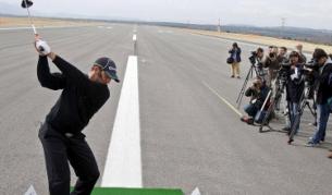 Пистите са пусти, така че там може да се играе голф