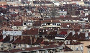 Цените на жилищата паднали с 6,1% за година