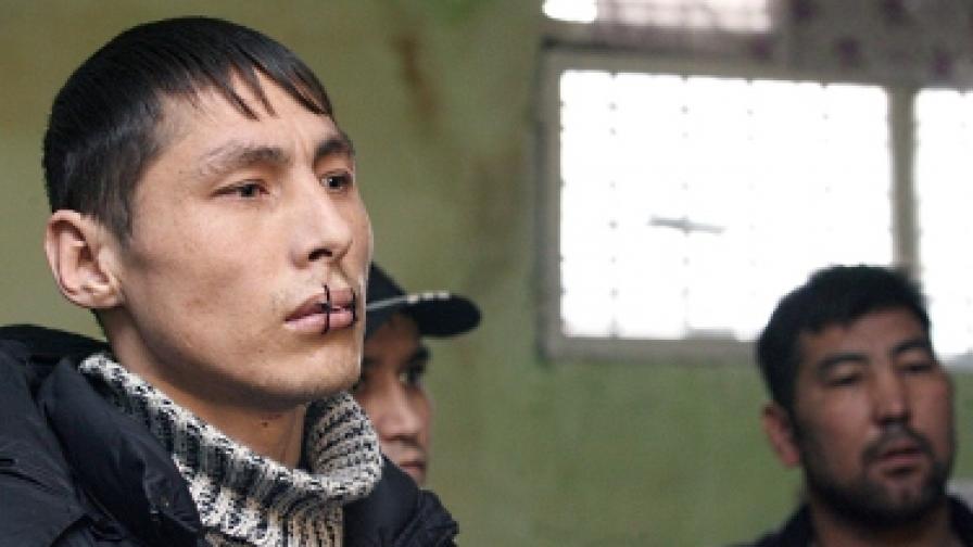 Киргизстан: 1300 затворници зашиха устите си
