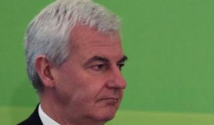 Бившият шеф на "Уникредит" обвинен в големи измами