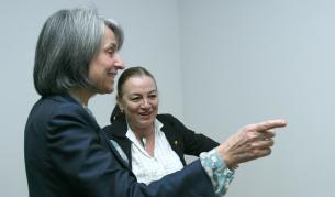 Маргарита Попова и Надежда Стойчева, директор на Центъра за възстановяване, консултиране и психотерапия във фондация "Асоциация Анимус"