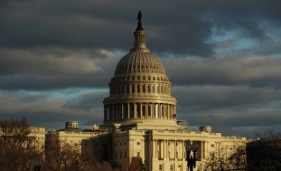 Резултат с изображение за „атакуват сградата на Конгреса във Вашингтон“